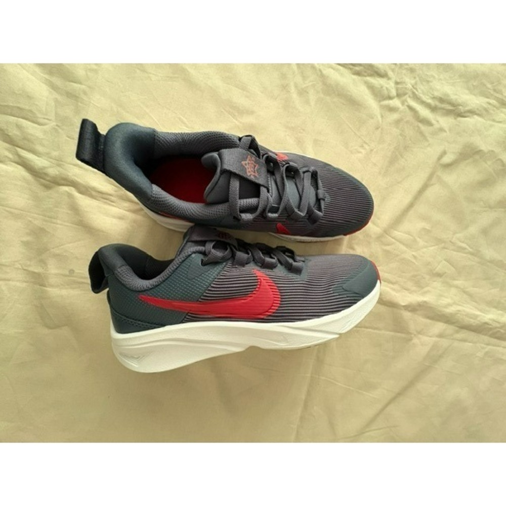 Nike Star Runner 4 Boy Running Shoes Blue Red Sneaker Sz2Y Athletic Elastic Lace
